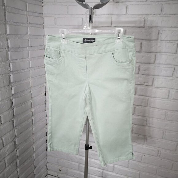 Reitmans Jeans Ladies Size 10 Petite Mint Green Pull On Style Capri Pants - Picture 1 of 11